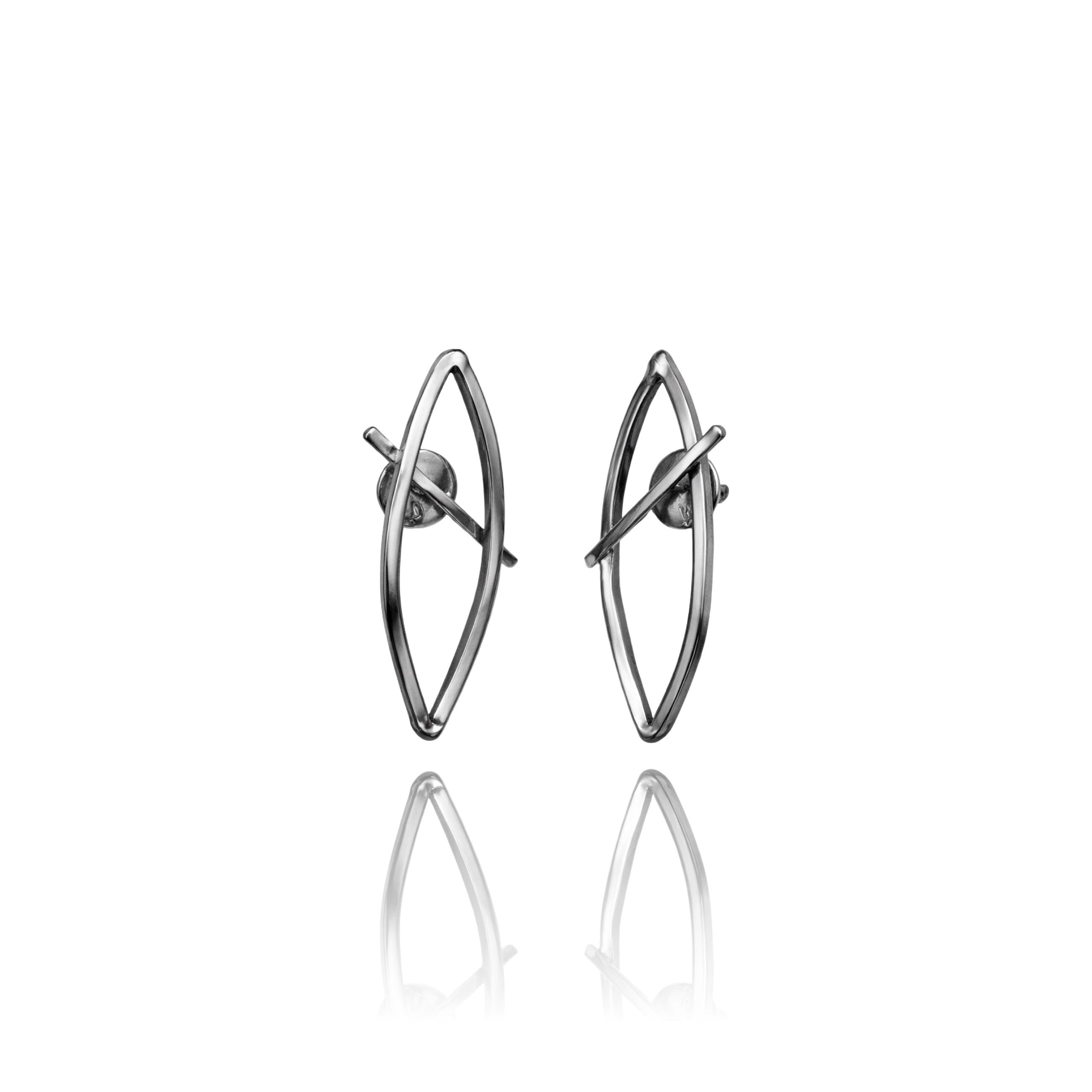 Nine earrings N.6