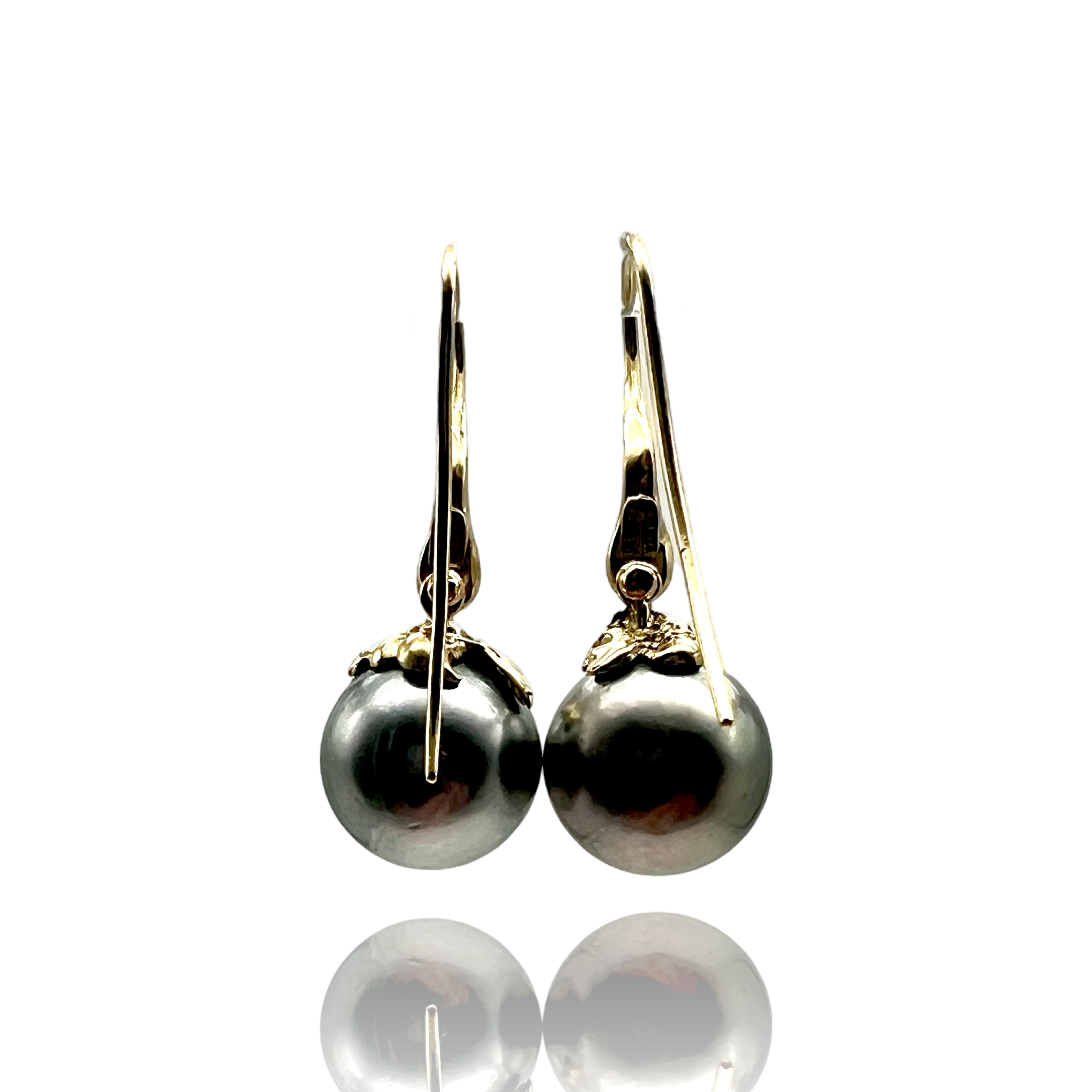 18 kt Yellow Gold Organic Earrings with Tahitian grey pearls