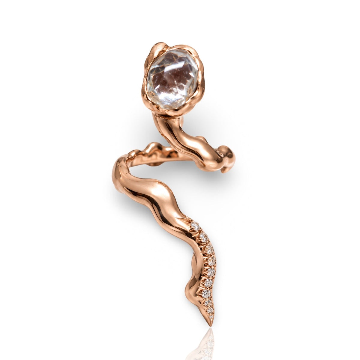 18 kt Snake ring with cabochon diamond