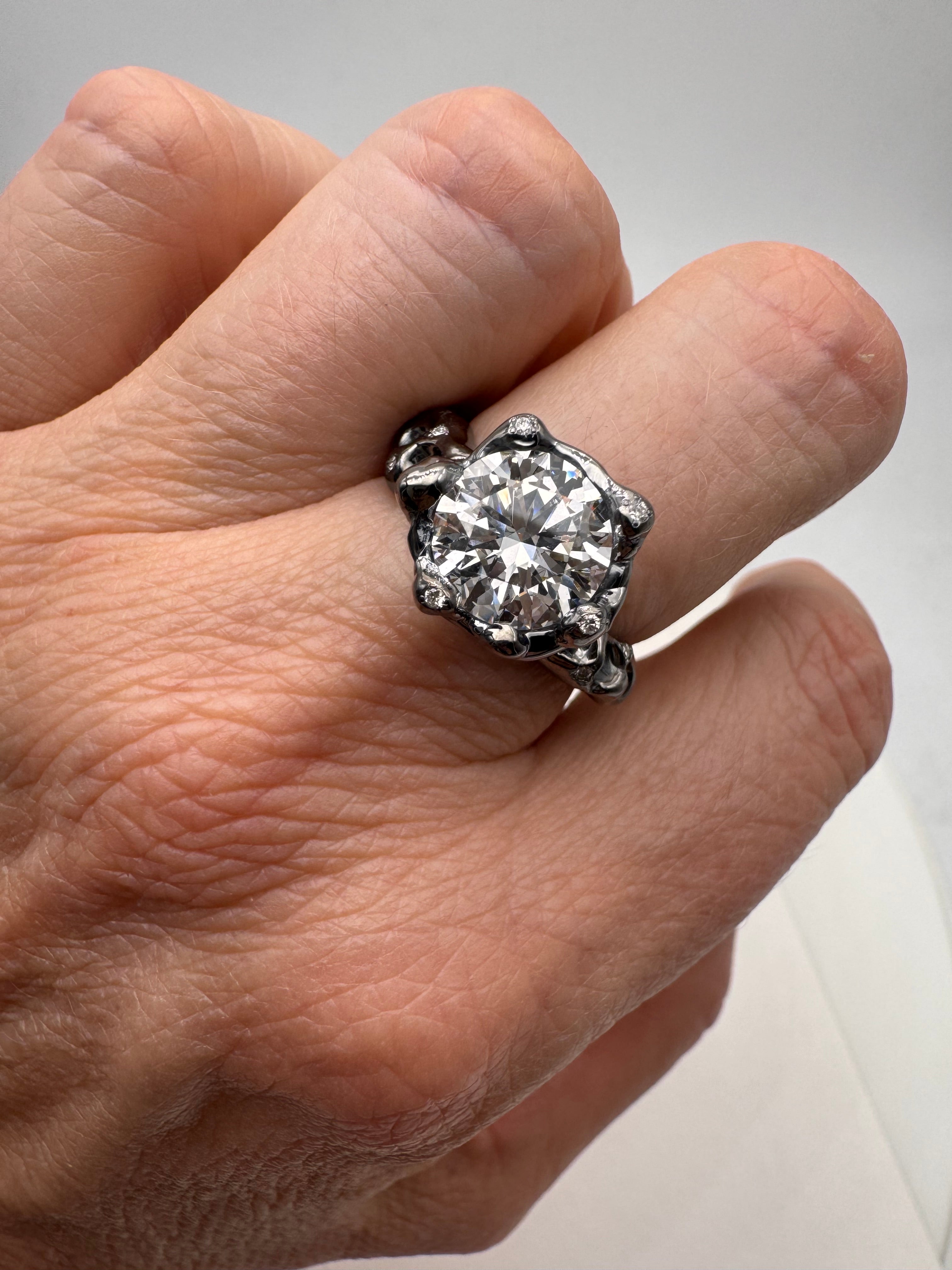 18 kt Black Gold Rock Ring with ct. 3.18 Lab Grown Diamonds