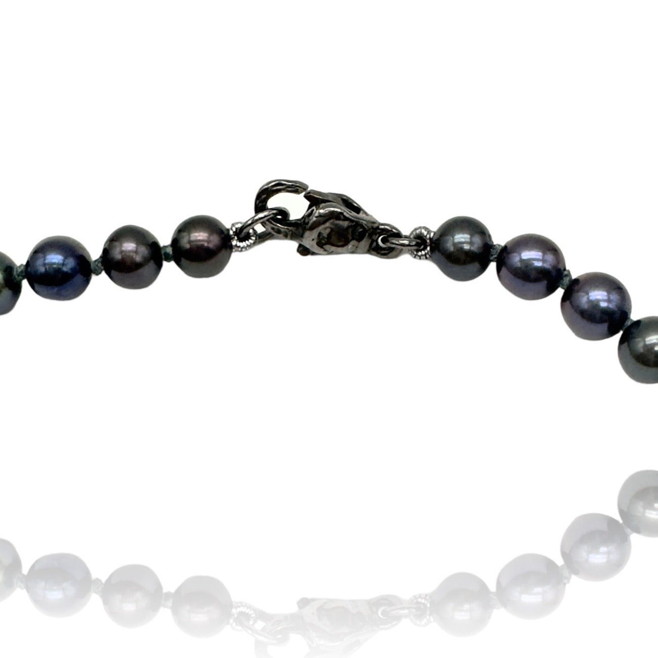 Black pearls necklace with black Gold clasp