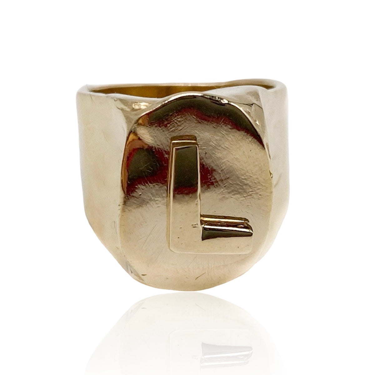 Yellow Gold Oval Chevalier ring