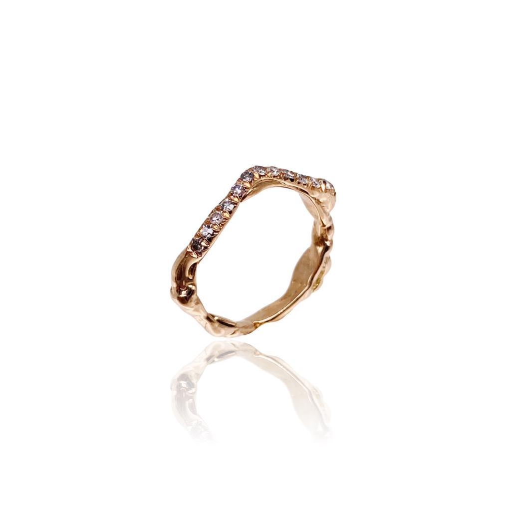 18kt Gold Ring with Diamonds