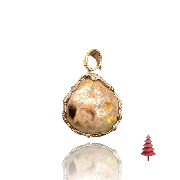 18 kt rose gold ethiopian opal And diamonds