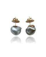 18 kt Rose Gold earrings with Tahitian Keshi Pearls