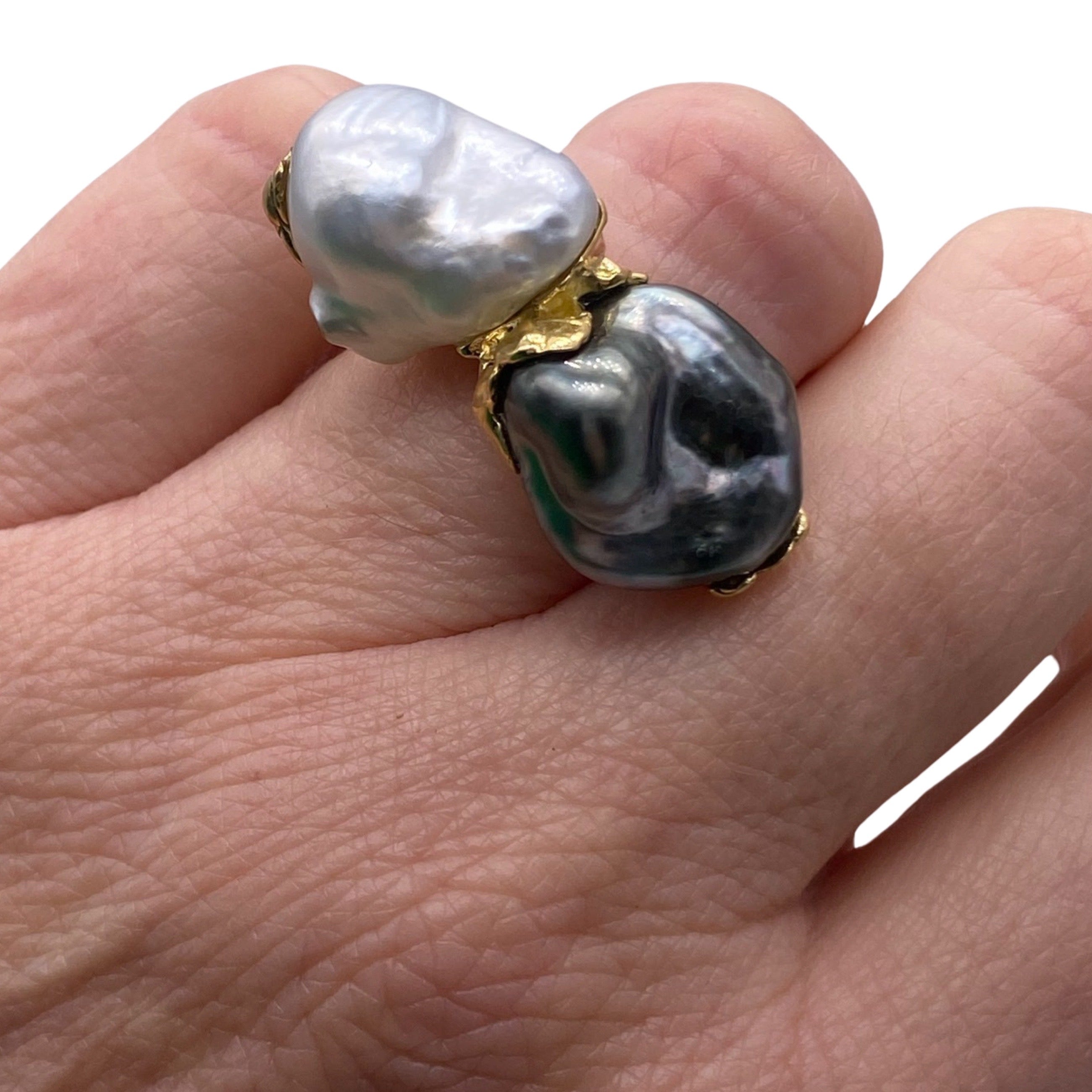 18kt Yellow Gold Ring and Keshi Pearls