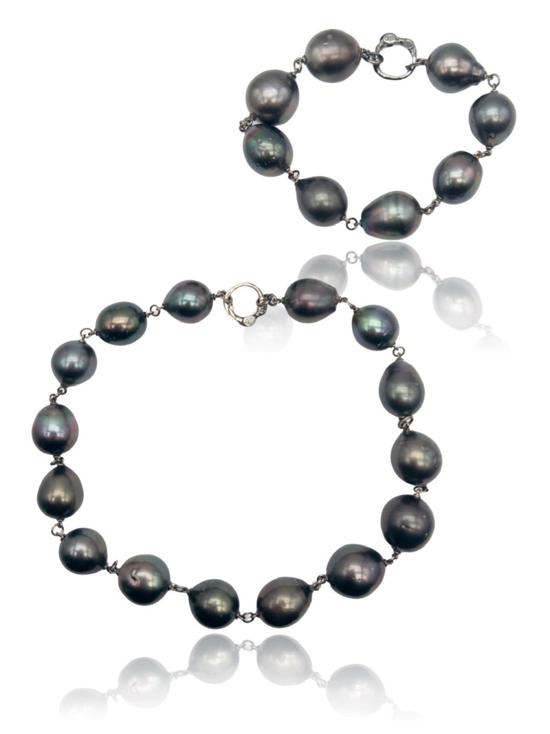 18 kt black gold Tahiti Pearls necklace