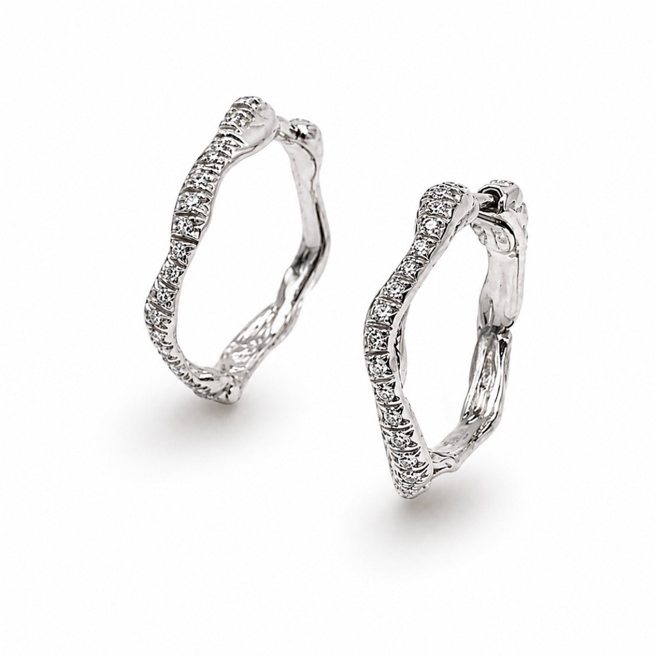 18kt Gold Fluid Hoops Earrings