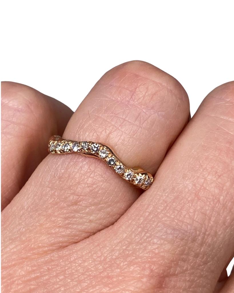 18kt Gold Ring with Diamonds