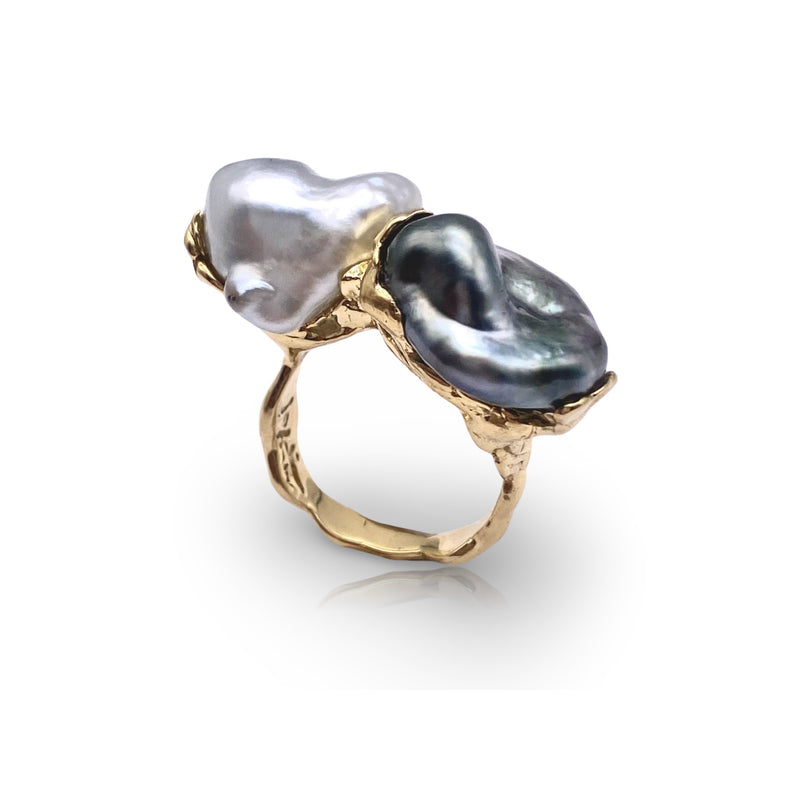 18kt Yellow Gold Ring and Keshi Pearls