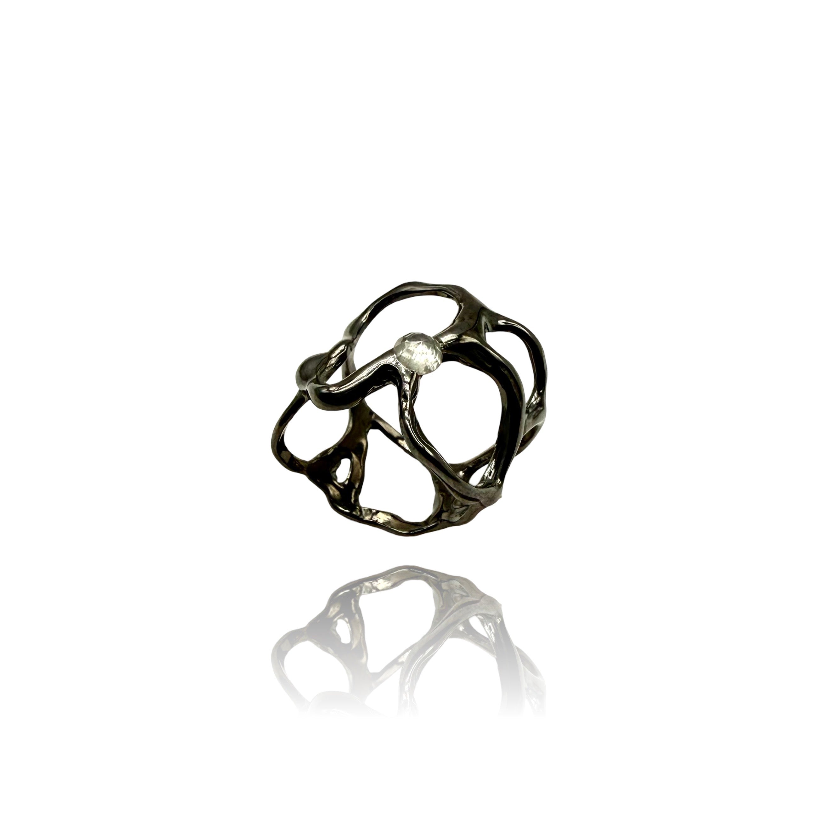 Puffy Reticolo ring in Silver and black rhodium  plated Organic Band with icy Diamond