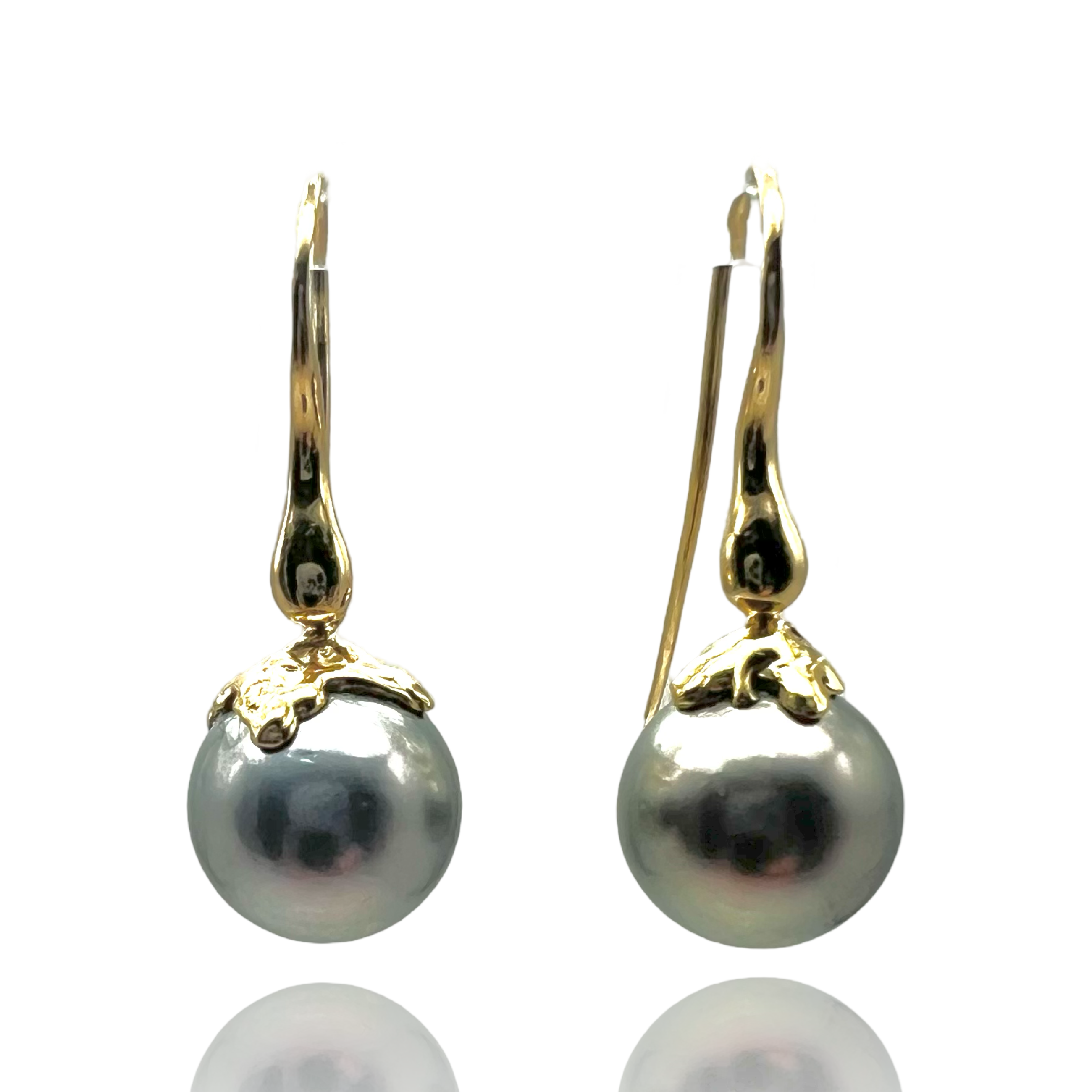 18 kt Yellow Gold Organic Earrings with Tahitian grey pearls