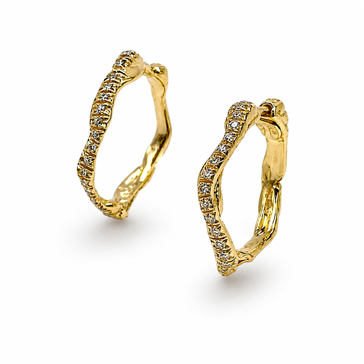 18kt Gold Fluid Hoops Earrings