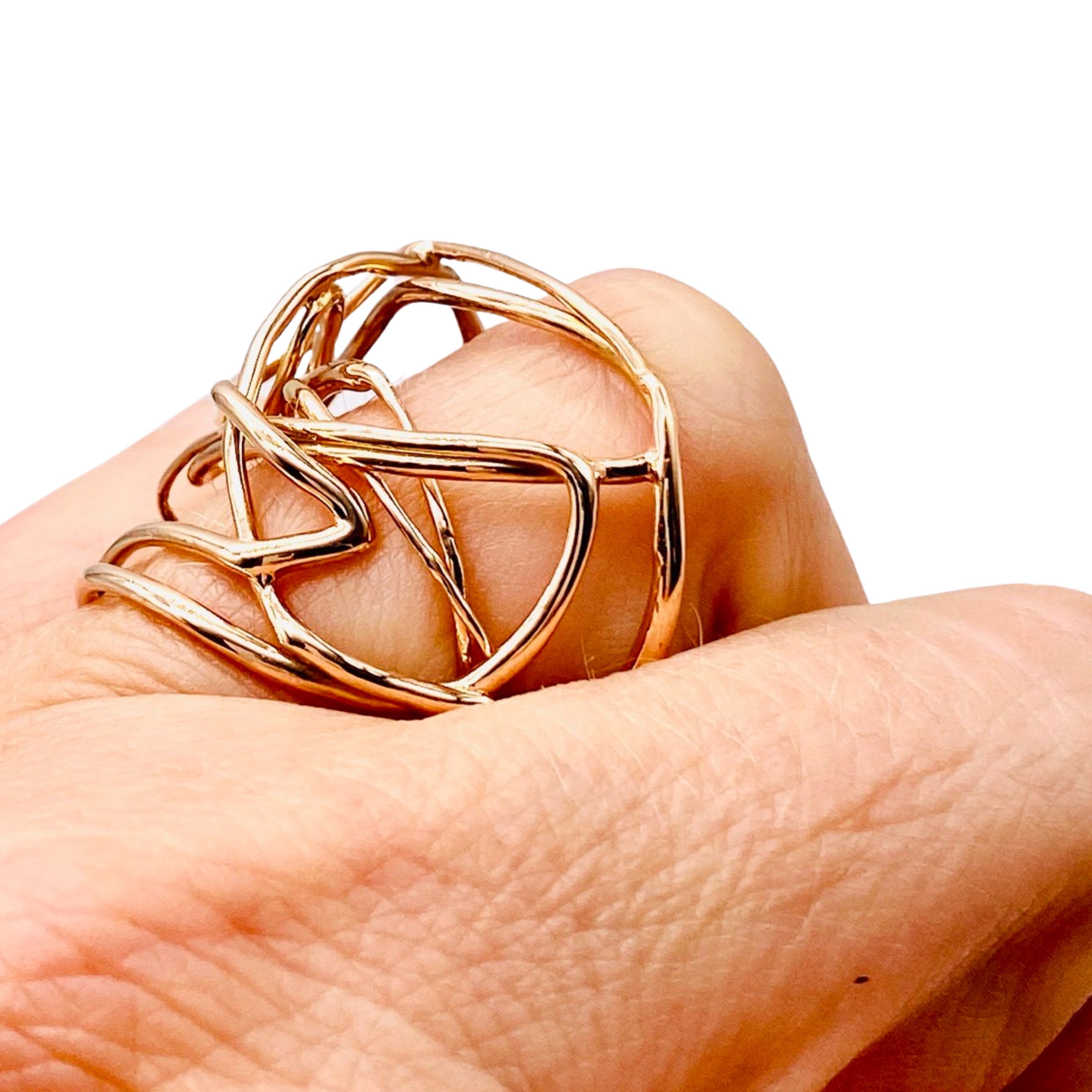 18kt Aero Wire Ring 2