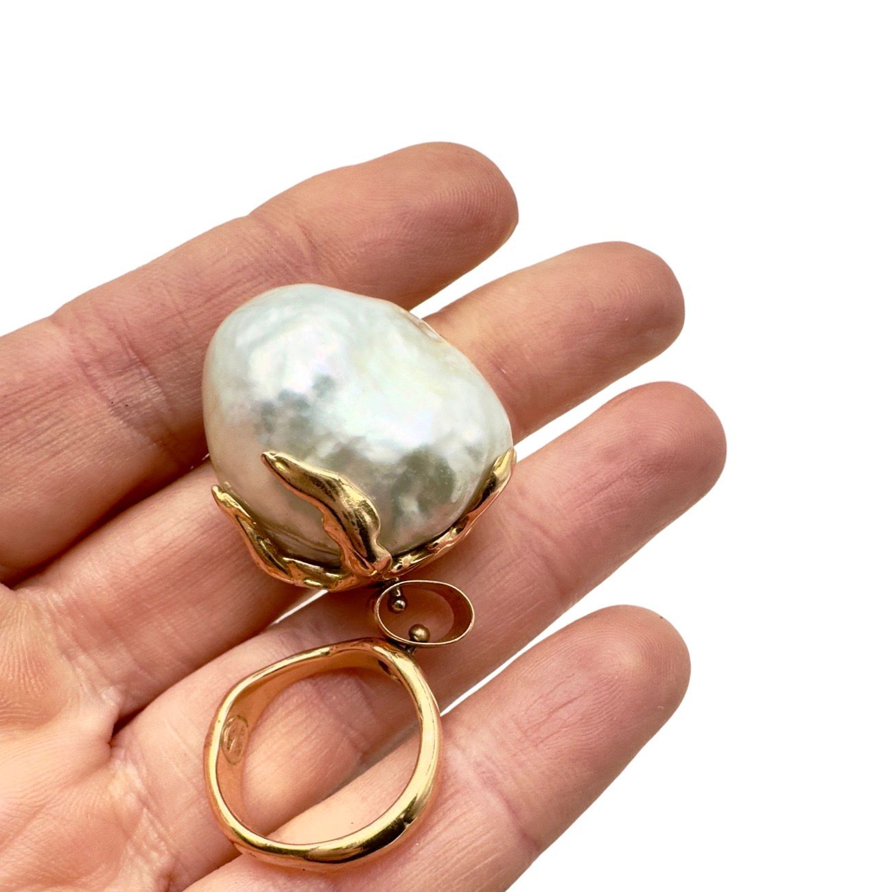 18 kt rose gold Sonaglio ring with Australian Baroque Pearl