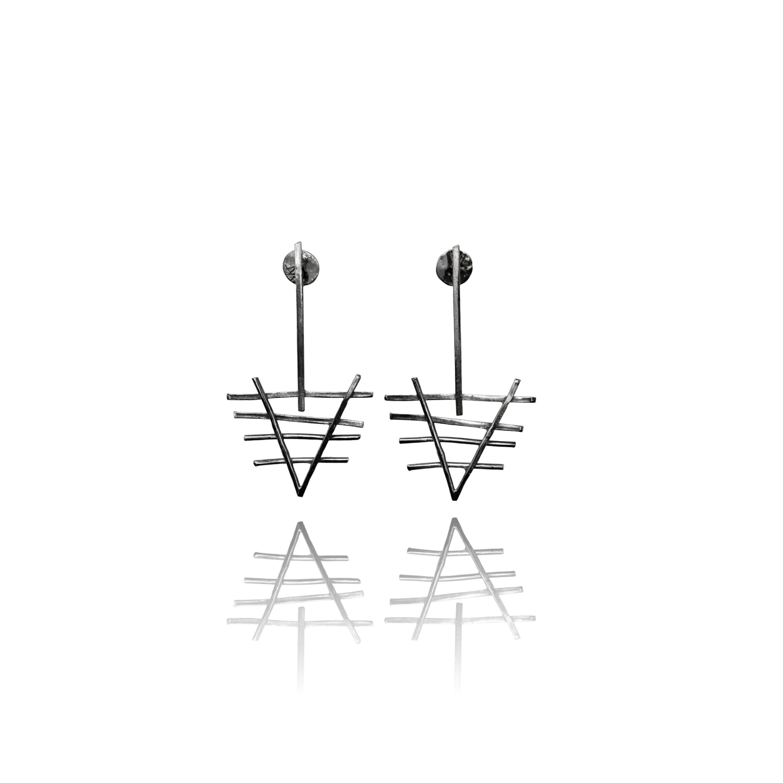 Nine earrings N.8