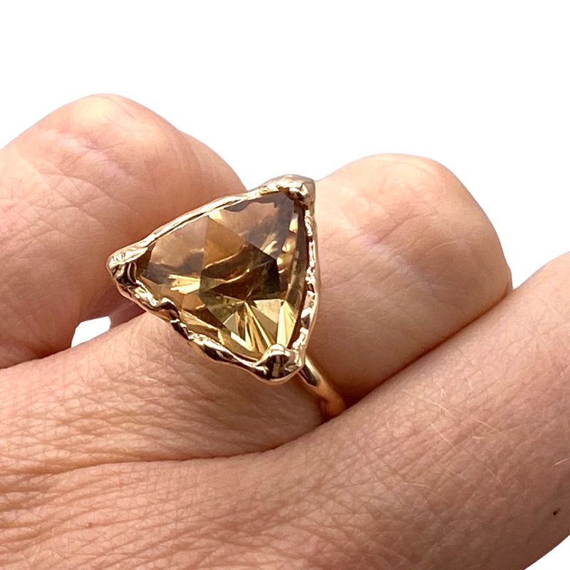 18k rose gold ring with triangular smokey Quartz