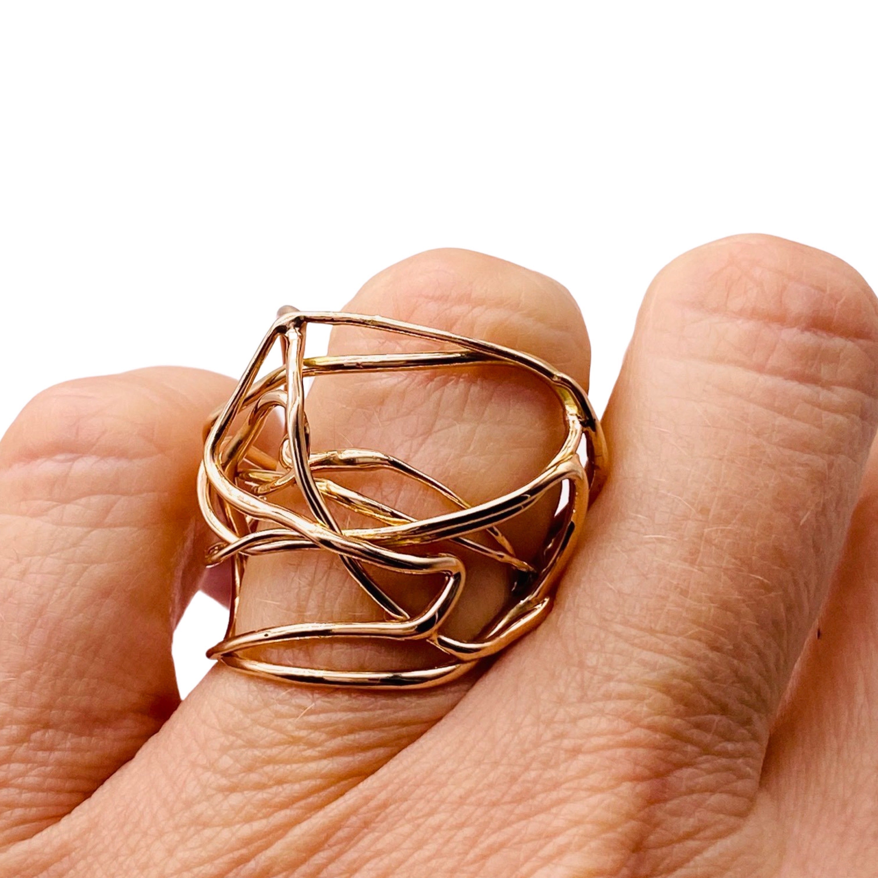 18kt Aero Wire Ring 2