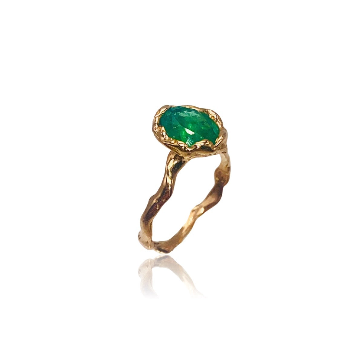 18kt Gold Oval Emerald Ring