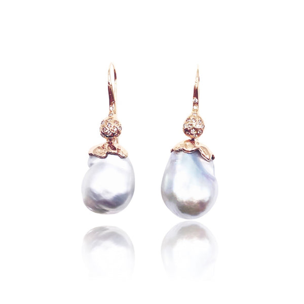 18kt Gold Organic Earrings with Australian Pearls