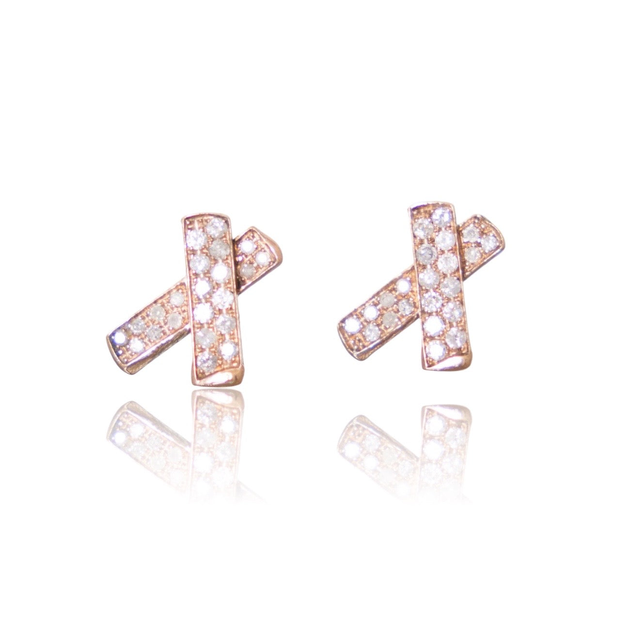 18kt  Gold X earring with Diamonds