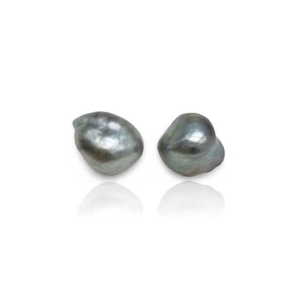 18 kt Rose Gold earrings with Tahitian Keshi Pearls
