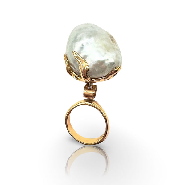 18 kt rose gold Sonaglio ring with Australian Baroque Pearl