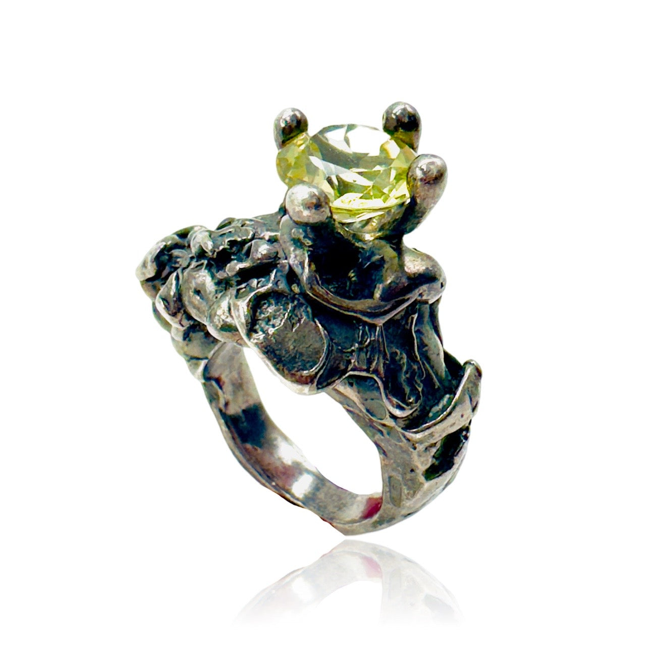 Sculpture Floreal 1. Sterling Silver Ring with black rhodium and lemon quartz .