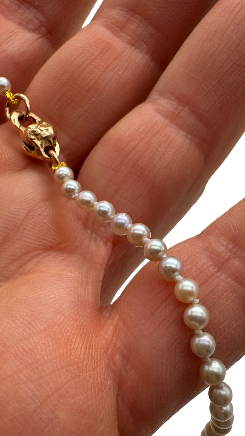 Akoya Pearl necklace with 18kt gold clasp