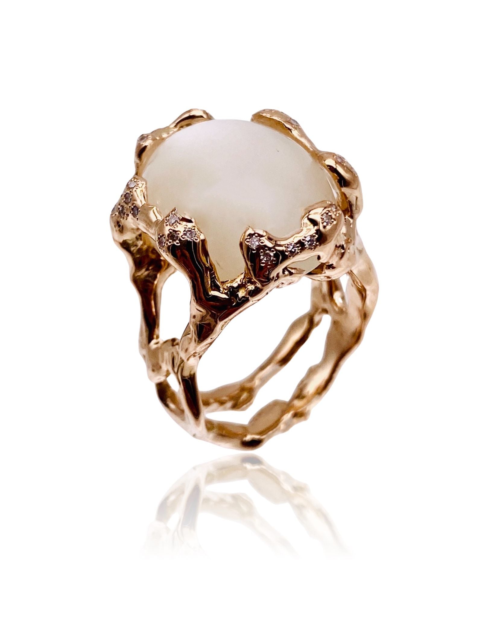18 kt Rose Gold Quercus Ring with Moonstone and diamonds Petite version