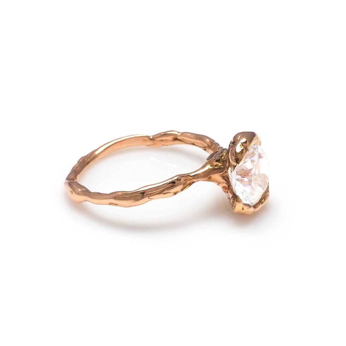 Solitary Ring With Natural Zircon